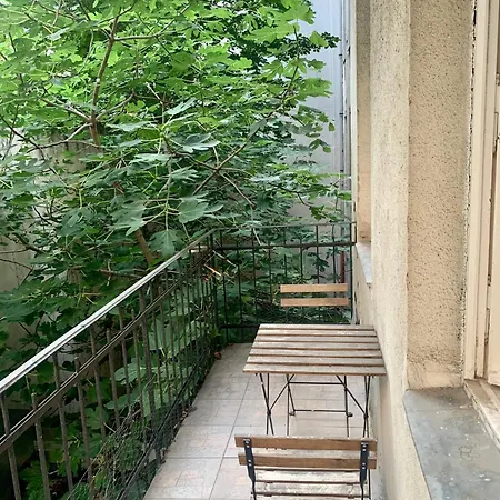 Homestay Astoria Long-term Budget